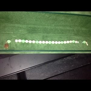AKOYA PEARL AND HAND CARVED JADE BRACELET