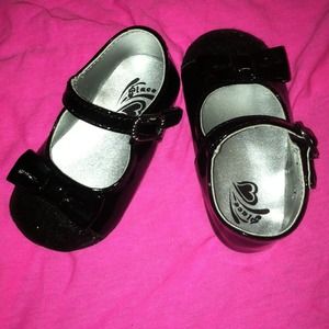 NWOT children's place glitter flats 6-12 months