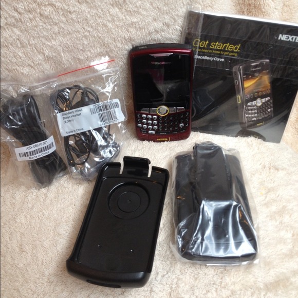 Blackberry USED FOR ABOUT A MONTH LIKE NEW