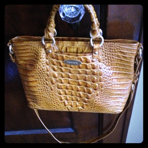 Brahmin purse. Used once. Feels like real leather.