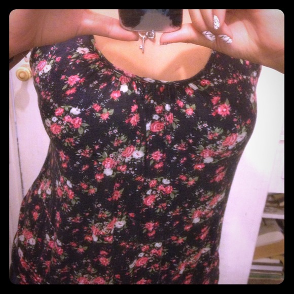 (TRADED).    Cute tank top