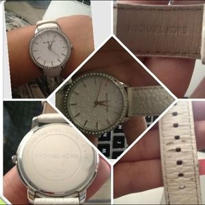 Michael kors watch!! MUST GO!