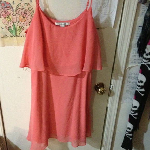 Beautiful peach flowy dress - Picture 1 of 3
