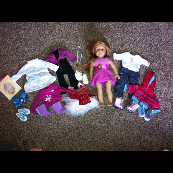 American girl Mia lot!! Reserved for @urstyle
