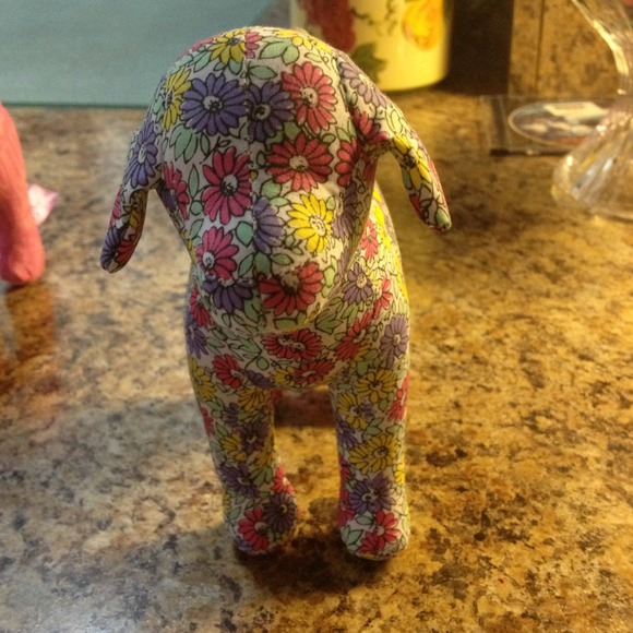 SOLD! VS PINK dog - Picture 3 of 3