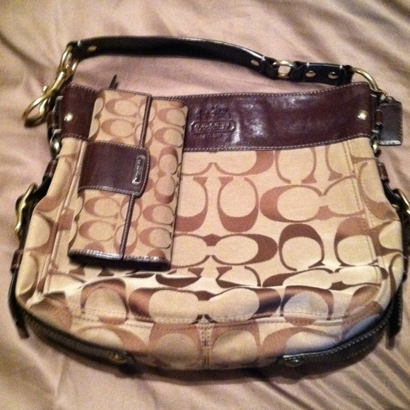 🔴Sold🔴Coach Handbag and wallet