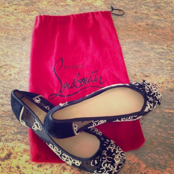 Christian Louboutin Shoes - ❌Sold❌ Auth. Christian Louboutin flats 39