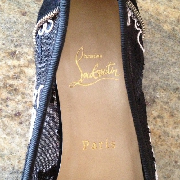 ❌Sold❌ Auth. Christian Louboutin flats 39 - Picture 2 of 4