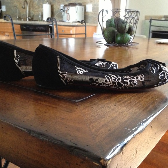 ❌Sold❌ Auth. Christian Louboutin flats 39 - Picture 4 of 4