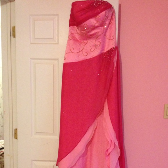 Prom dress - Picture 1 of 1