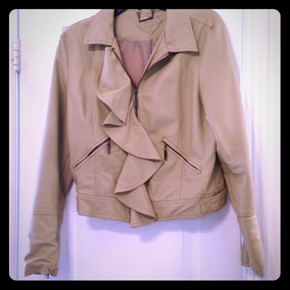 Jackets & Blazers - ✂Price Reduced✂🌀NWOT🌀Faux leather jacket