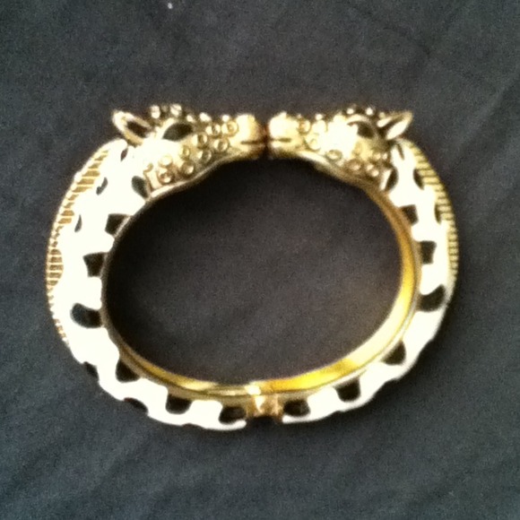 White and black giraffe bracelet