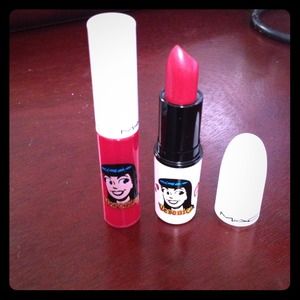 Mac Cosmetic Limited Edition Archie's Girls