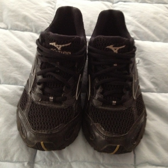 Reduced❗️❗️Mizuno turf shoes size 7