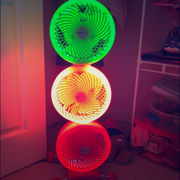 like new condition fan/lamp 😜 - Picture 1 of 3