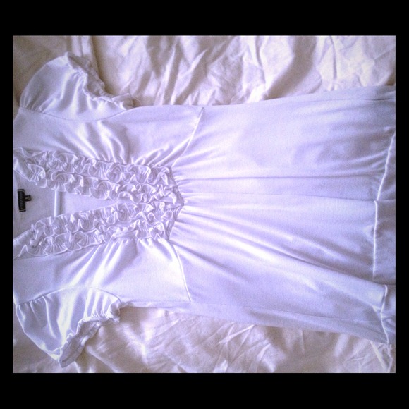 White v-neck Top - Picture 1 of 1