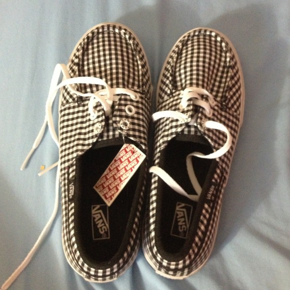 💗Reserved💗 Black and white vans