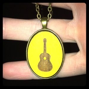 🌿Organic guitar emblem necklace