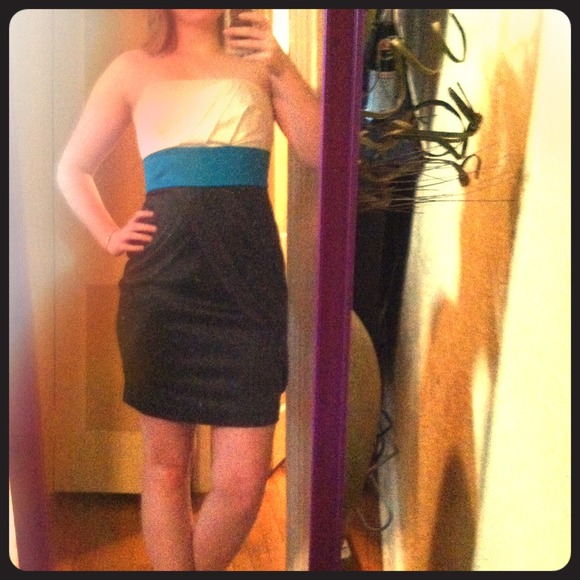 Beautiful strapless party/homecoming dress. - Picture 1 of 4