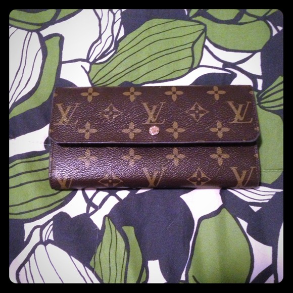 ✋HOLD for Mdanko✋inspired wallet LV