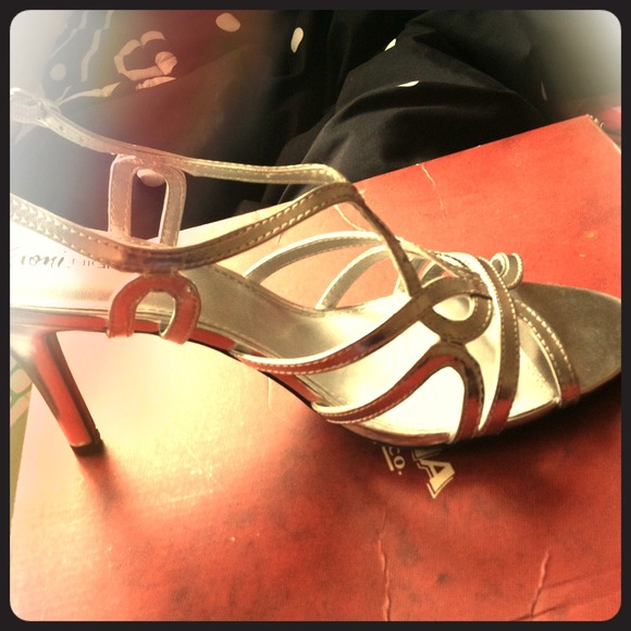 Fiomi Night silver heels