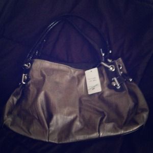 NWT Bronze/Gold handbag! Comes with long strap!
