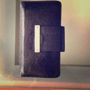 AUTHENTIC Gucci wallet. **RESERVED**