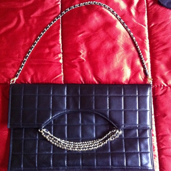 ❌❌sold❌❌Authentic Black Chanel Purse - Picture 2 of 3