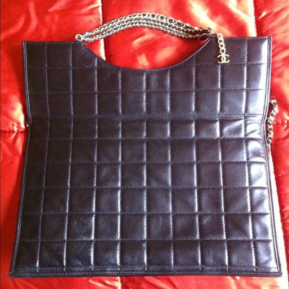 ❌❌sold❌❌Authentic Black Chanel Purse - Picture 3 of 3