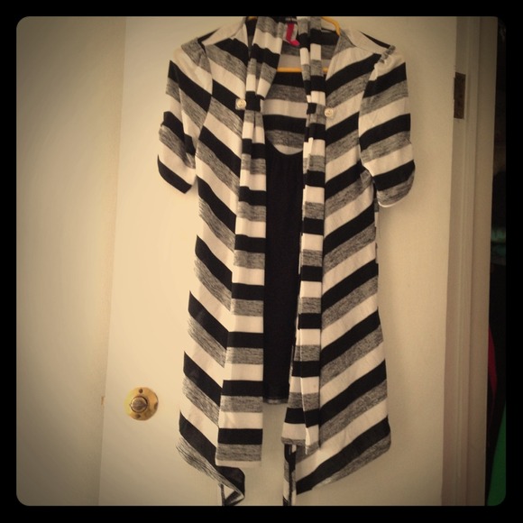 'Sold' Black n white shirt
