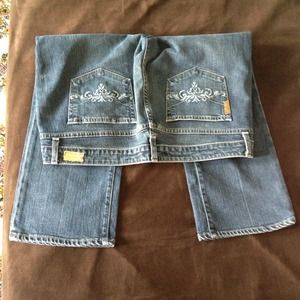 ⬇✨Paige Laurel Canyon denim capris!