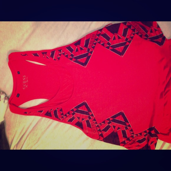 GUESS red top