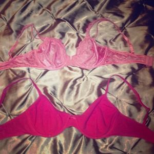 Victoria Secret 2 bras 34D