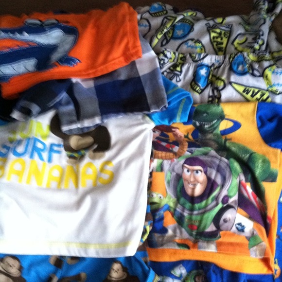 4 pairs of pajamas