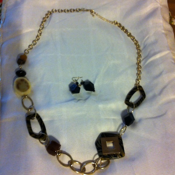 Bold animal print inspired necklace and earrings