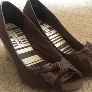 American Eagle Platform Shoe