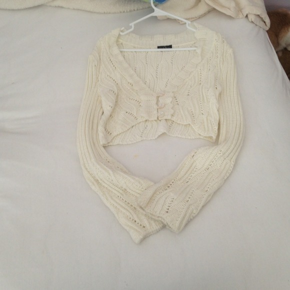 Belly cut long sleeve knitted sweater