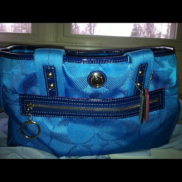 Hold!!!! - Picture 4 of 4