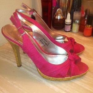 Hot Pink sandal pump.