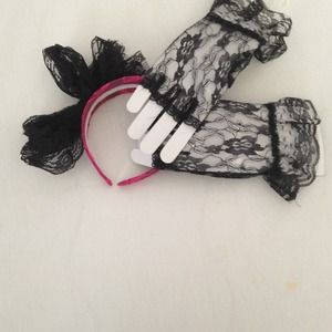 Costume lace gloves with matching headband