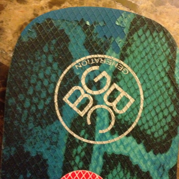 BCBG blue flip flops super cute! - Picture 2 of 3