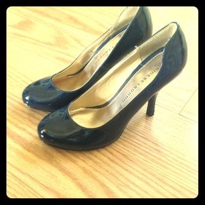 Navy blue Chinese laundry pumps