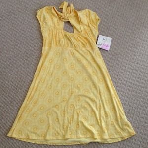 Yellow sun dress (by Taylor swift)