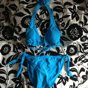 Reversible bathing suit set