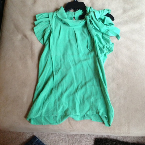 ✋SOLD Super cute teal shirt