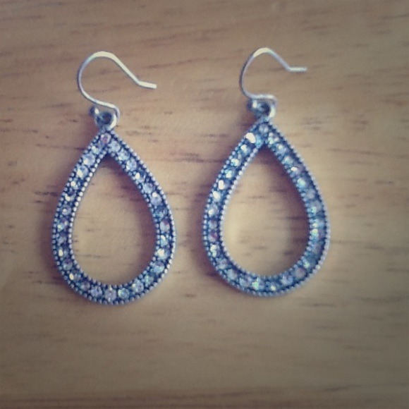 SOLD Pretty American Eagle earrings