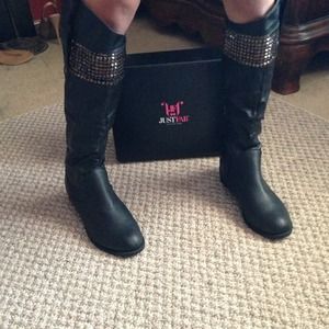 🚫🚫SOLD🚫🚫Just Fab boots