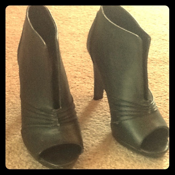 Traded! Cute black heels