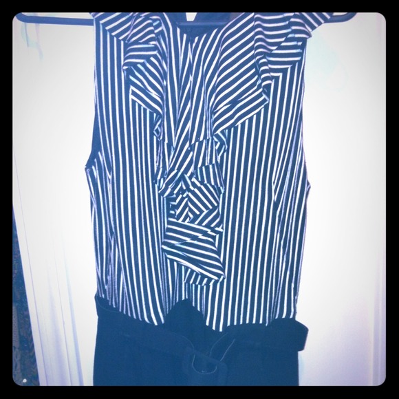 Sale!!! Black 8whiteRuffleneckline & high waisted!