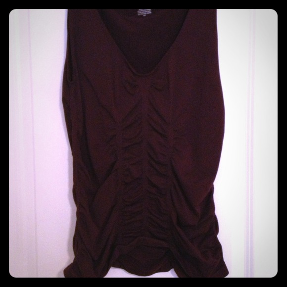 🚫SOLD In a bundle Maroon seamless tank
